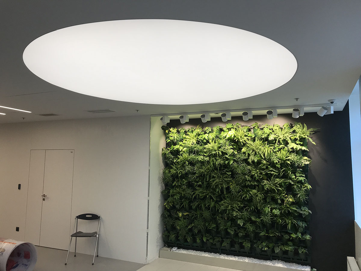 световая панель Clipso в офисе Яндекса